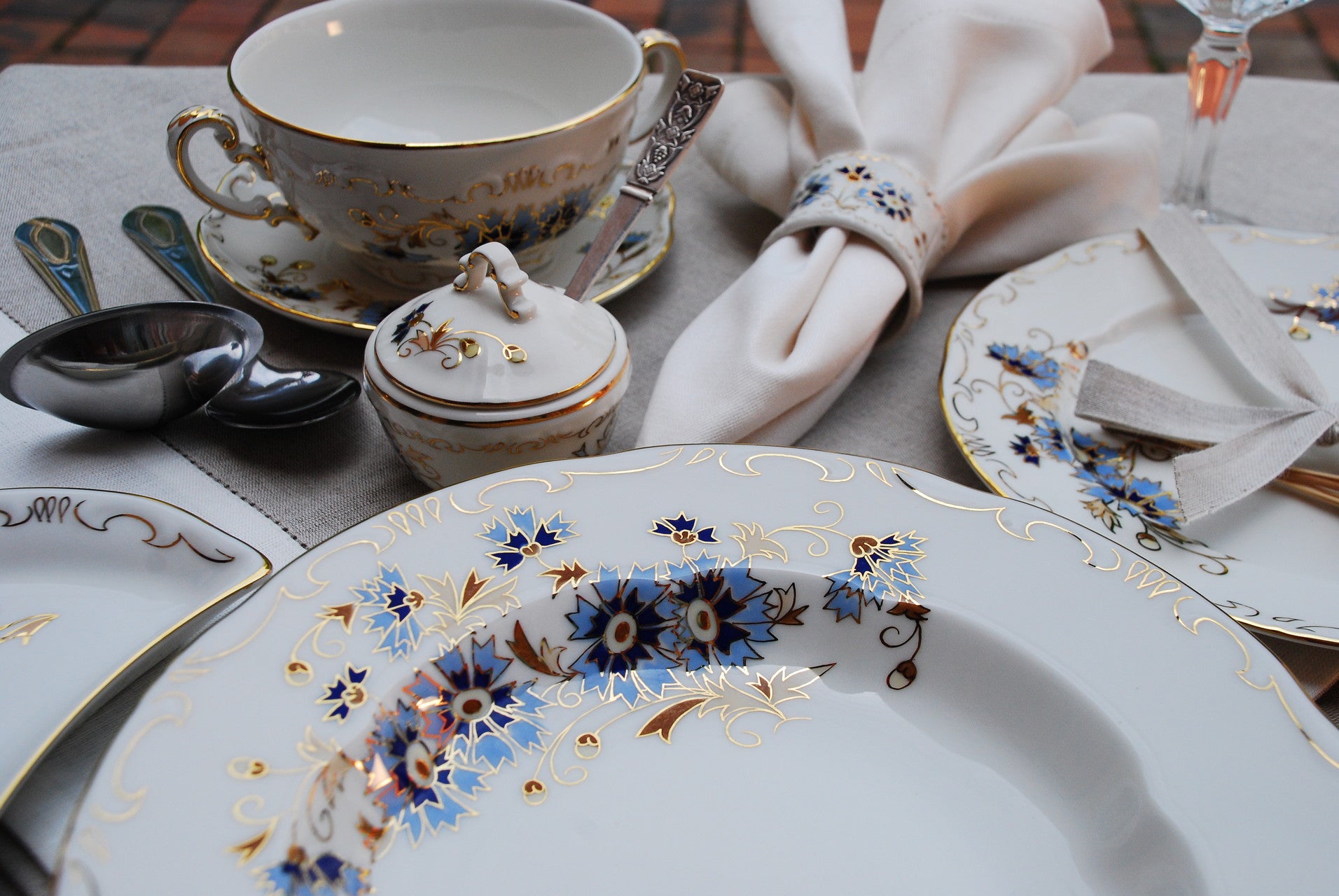 食器 ZSOLNAY HUNGARY Zsolnay Hungary 17-piece Hand Painted Fine Porcelain